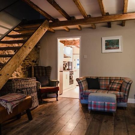 1800 Period Grade 2 Listed Cottage Addingham Exterior photo